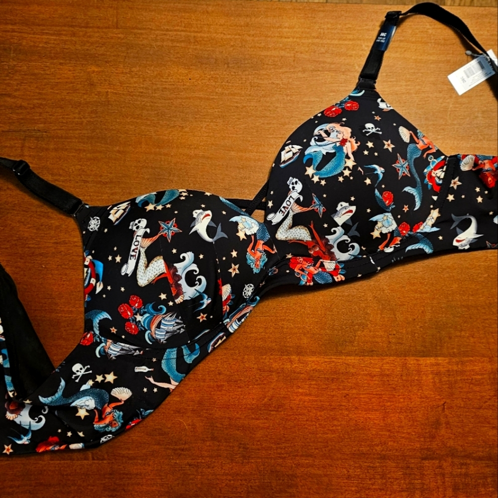NWT Torrid wire free push-up bra 38C